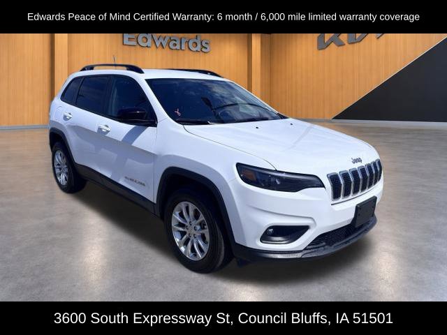 Used 2022 White Jeep Latitude Lux image 3