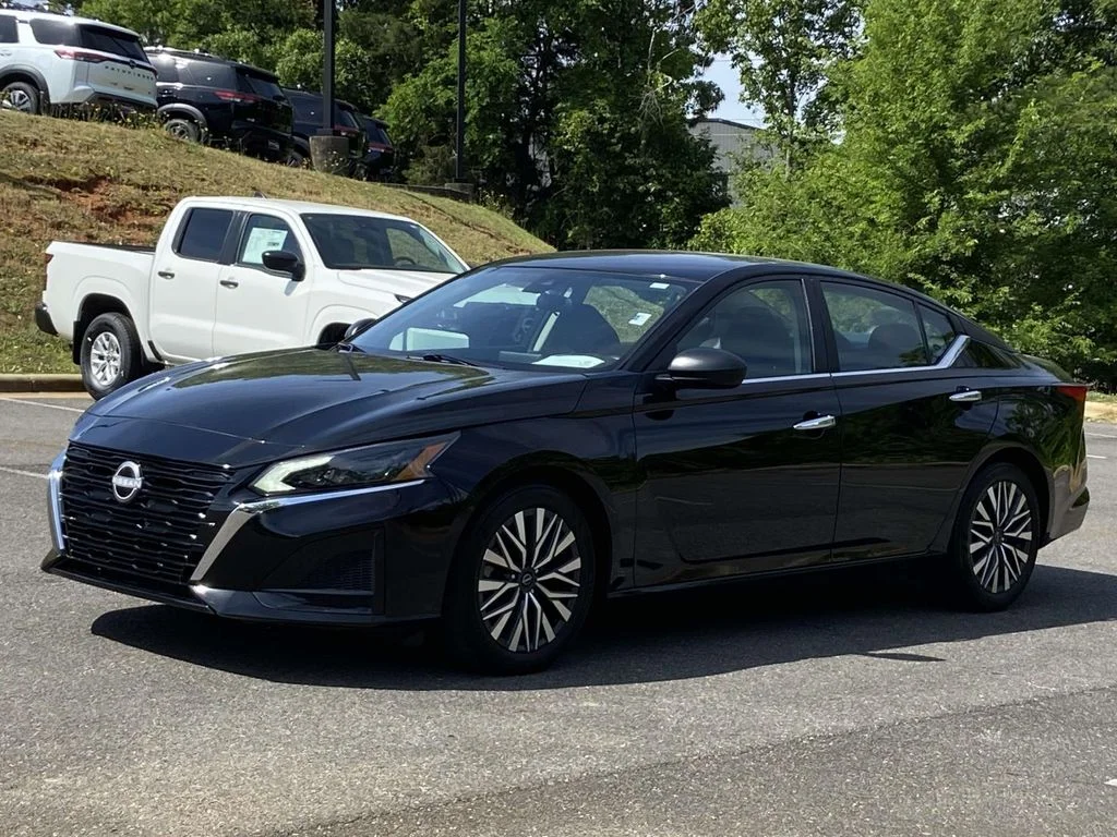 Certified Used 2025 Super Black Nissan SV image 6