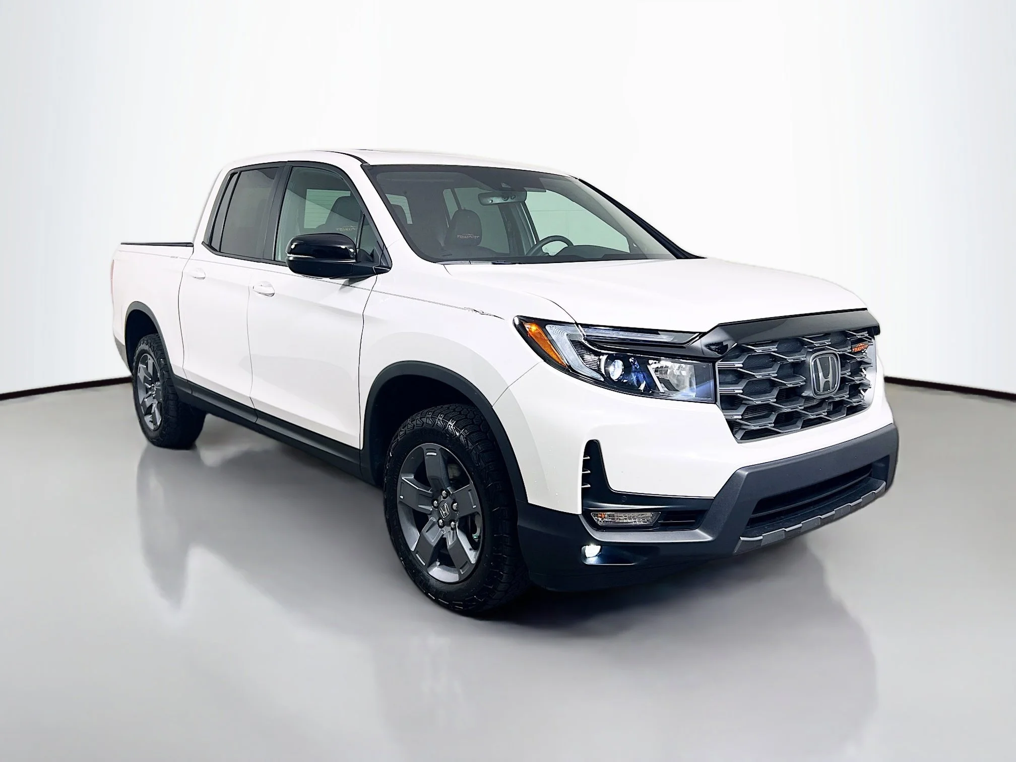 Certified Used 2025 Platinum White Pearl Honda AWD TRAILSPORT image 49