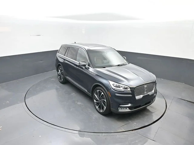 Used 2022 Blue Metallic Lincoln Reserve image 26