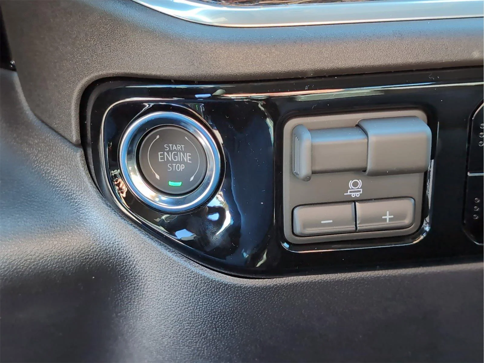 New 2026 Summit White GMC Elevation image 21