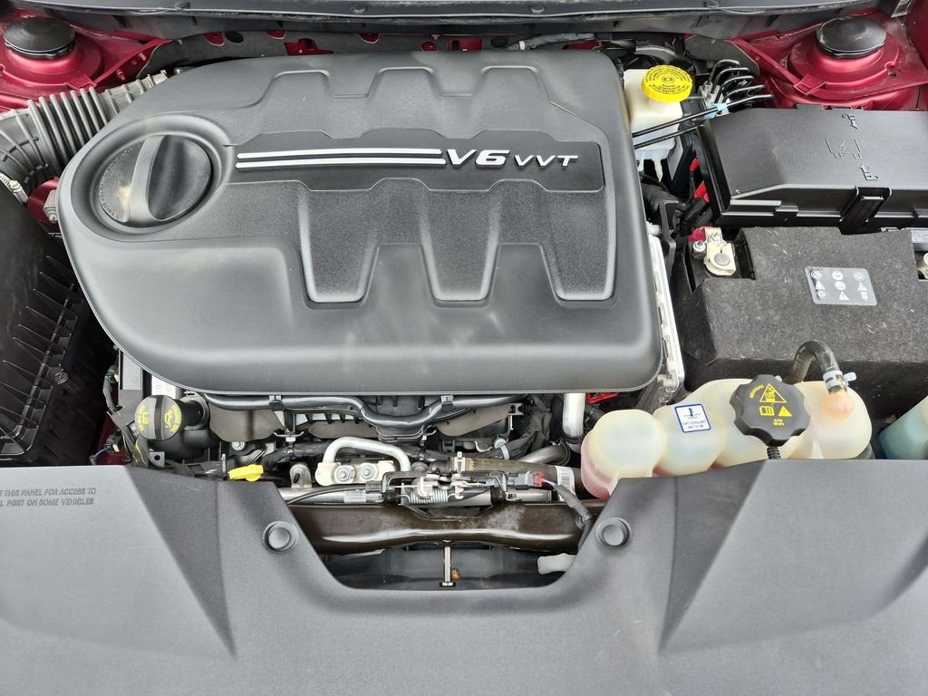 Used 2021 Red Jeep Latitude Lux image 29