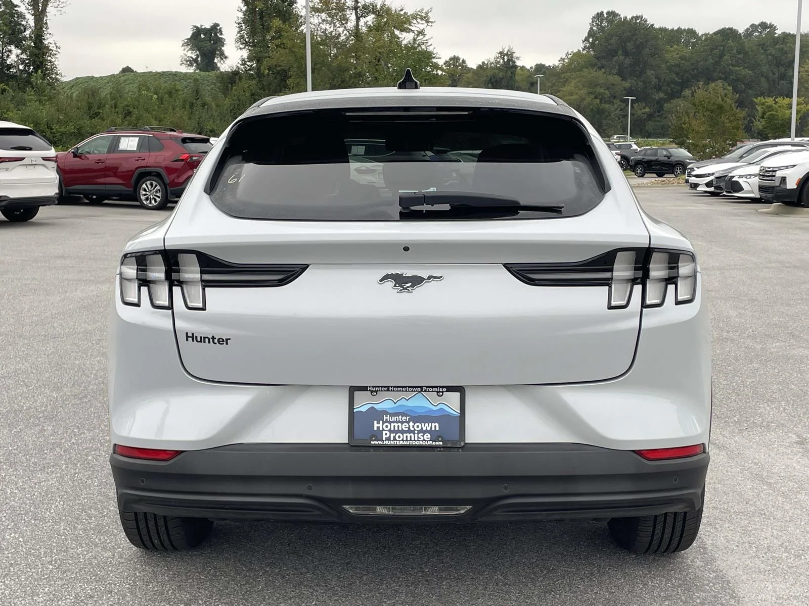 Used 2023 Space White Metallic Ford Select image 28