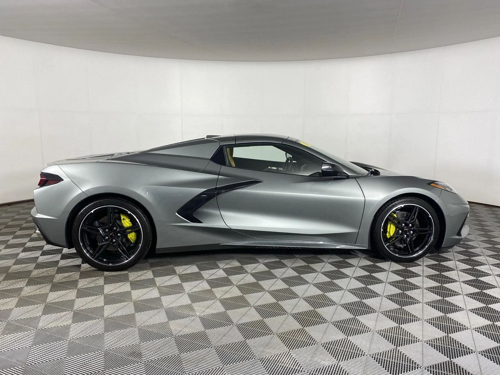Used 2023 Hypersonic Gray Metallic Chevrolet 2LT image 8