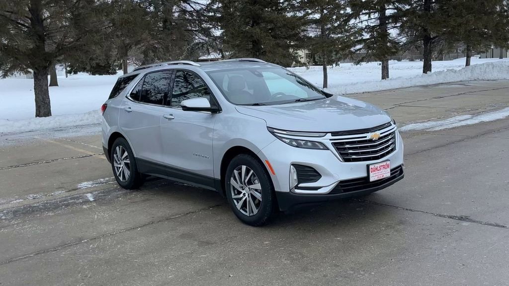 Used 2022 Chevrolet Equinox Premier with VIN 2GNAXNEV7N6112043 for sale in Oslo, Minnesota