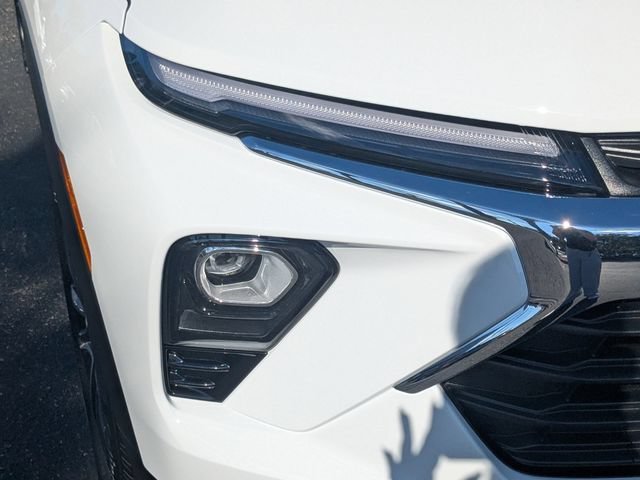New 2026 Summit White Chevrolet LT image 9