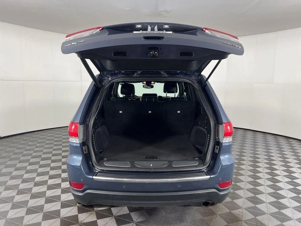 Used 2019 Pacific Blue Clearcoat Jeep Limited image 25