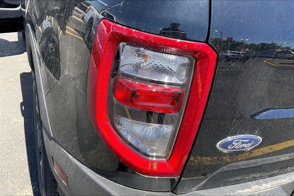 New 2025 Shadow Black Ford Outer Banks® image 30