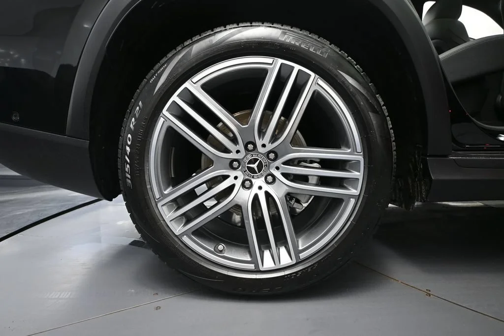 Used 2026 Black Mercedes-Benz GLS 450 image 10