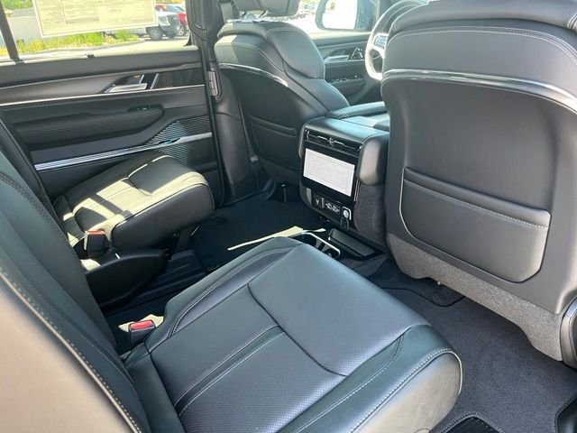 New 2026 High Gloss Black Jeep Summit Obsidian image 23