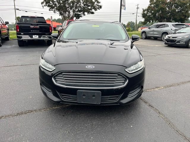 Used 2016 Black Ford SE image 31