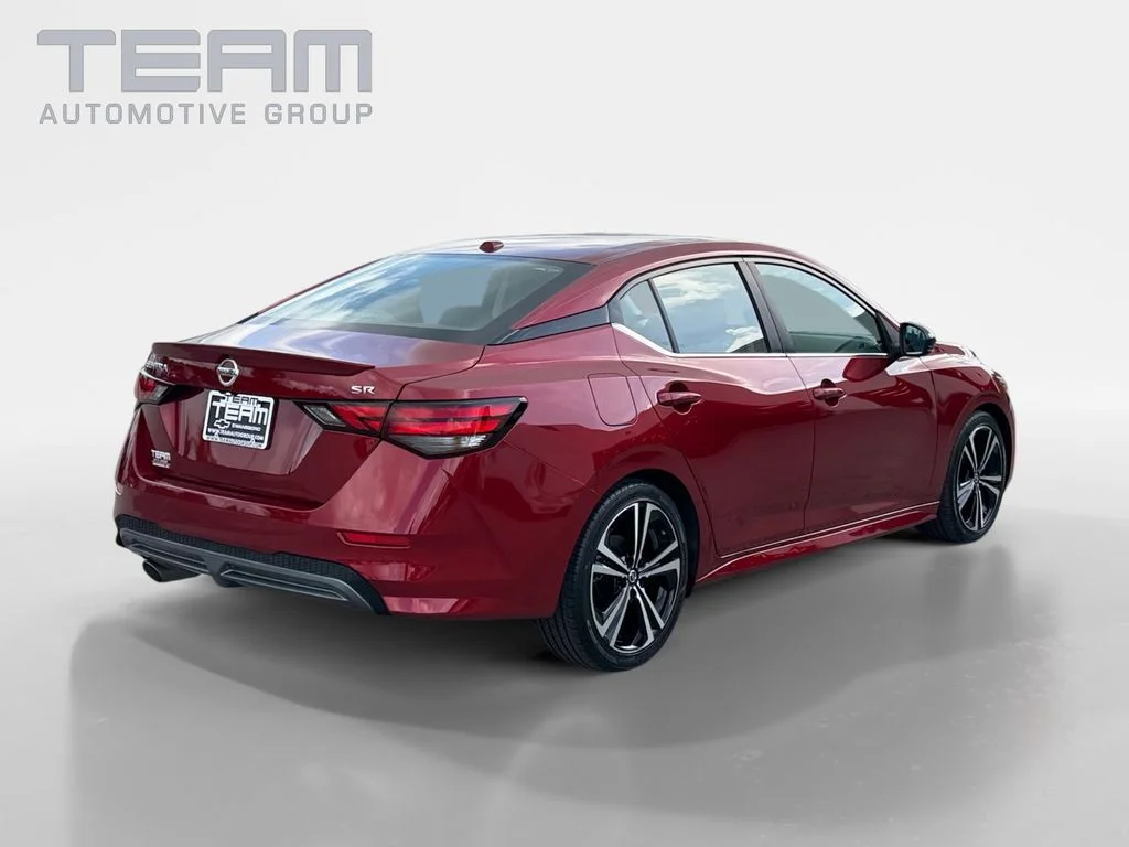 Used 2022 Red Nissan SR image 7