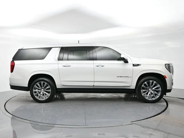 Used 2021 WHITE FROST TRICOAT GMC Denali image 8