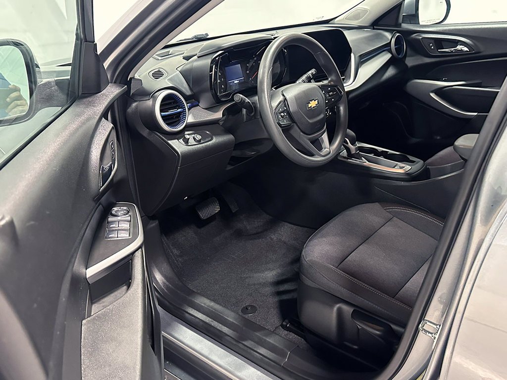 Used 2024 Gray Chevrolet LS image 17