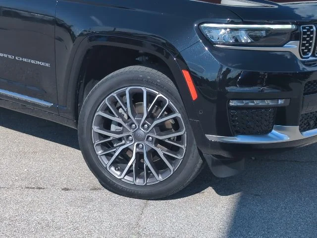 Certified Used 2023 Black Jeep Summit image 2