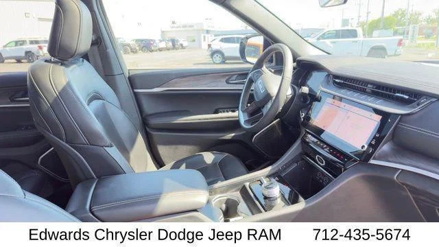 New 2026 Silver Zynith Jeep Limited image 32