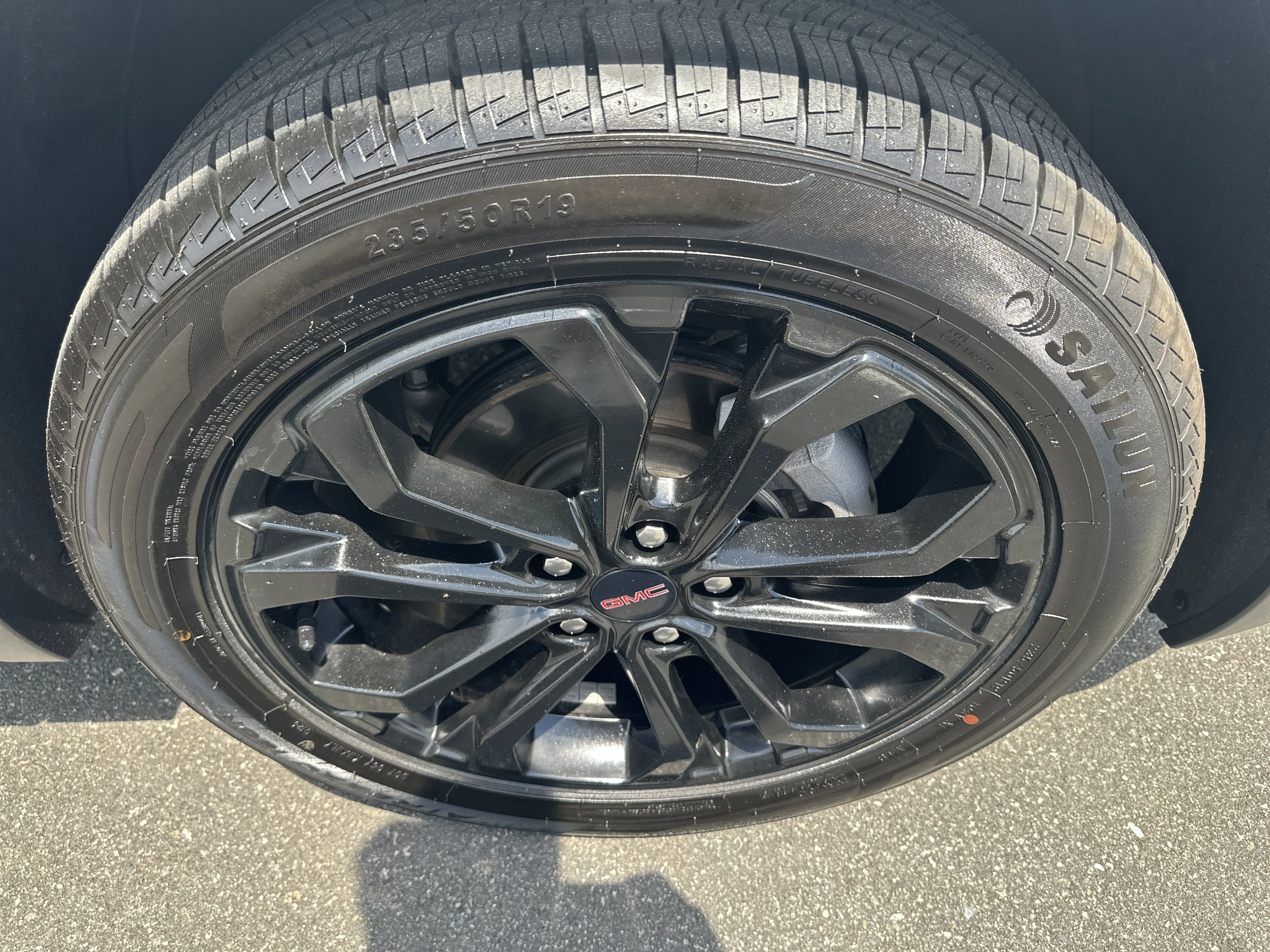Used 2022 Quicksilver Metallic GMC SLE image 31