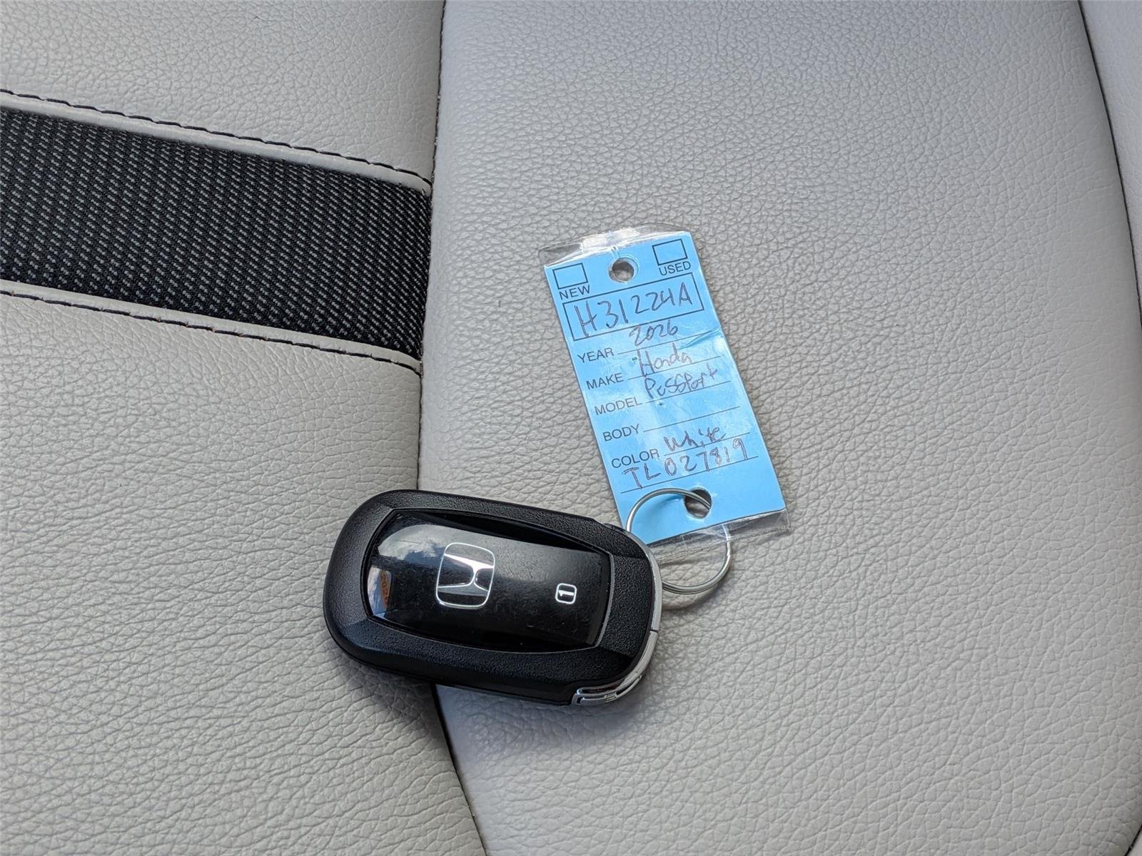 Used 2026 Platinum White Pearl Honda RTL image 18