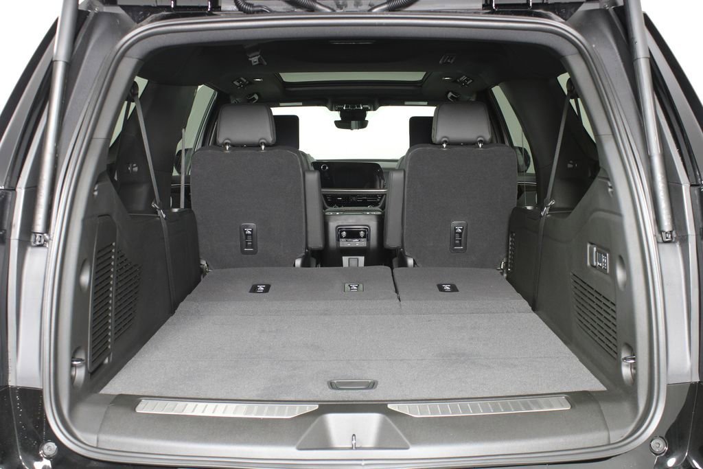 2026 Chevrolet Suburban High Country - Photo 9