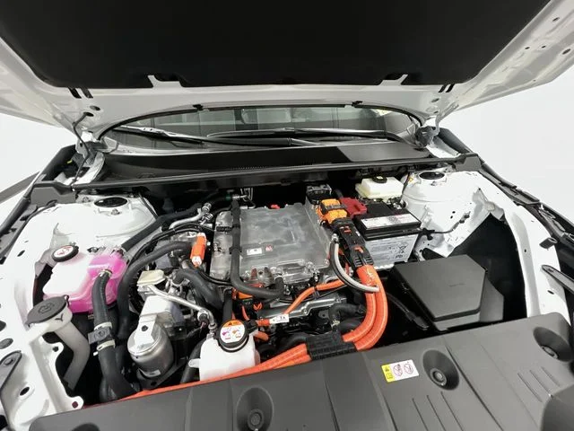 New 2026 Wind Chill Pearl <sup>1</sup> Toyota  XLE image 31