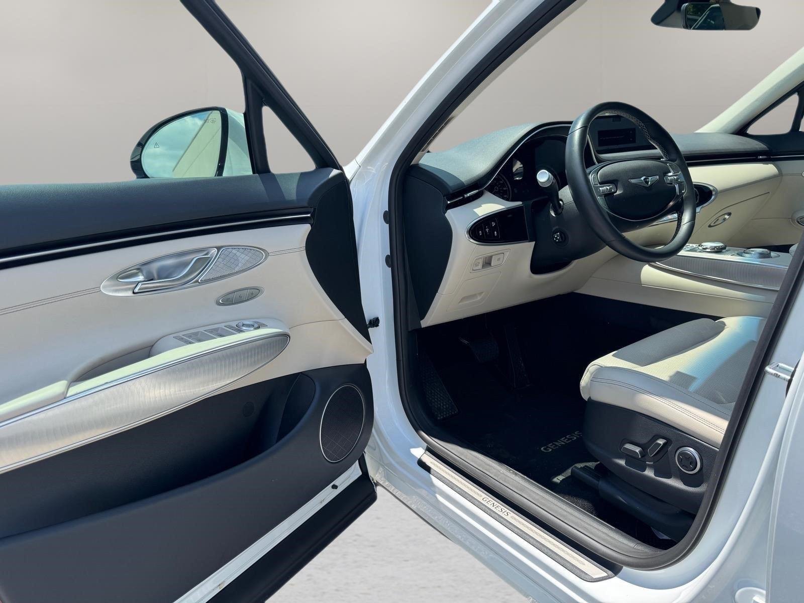 2024 GENESIS GV70 Standard - Photo 17