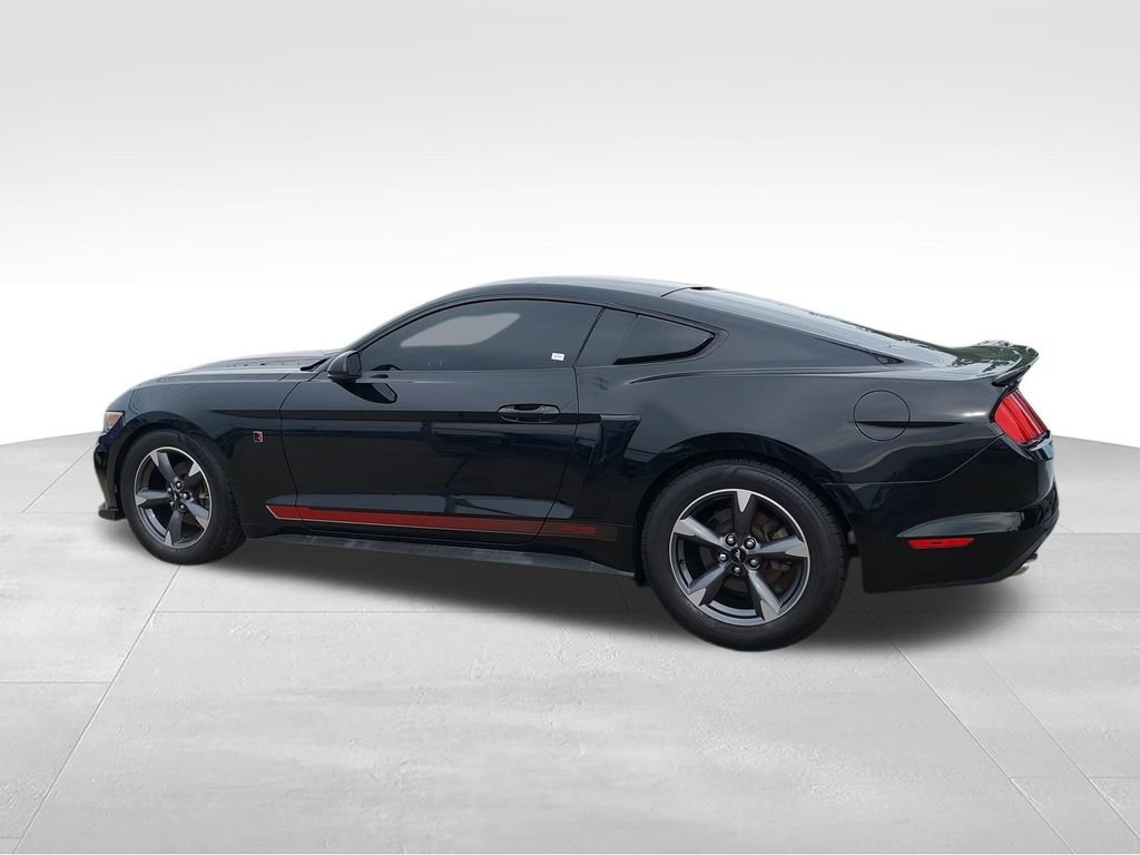 Used 2015 Black Ford V6 image 5