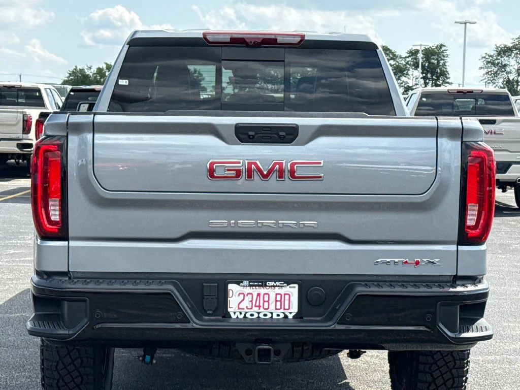 2026 GMC Sierra 1500 AT4X - Photo 9