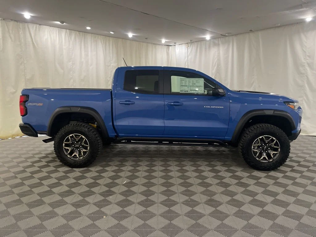 2026 Chevrolet Colorado ZR2 - Photo 4
