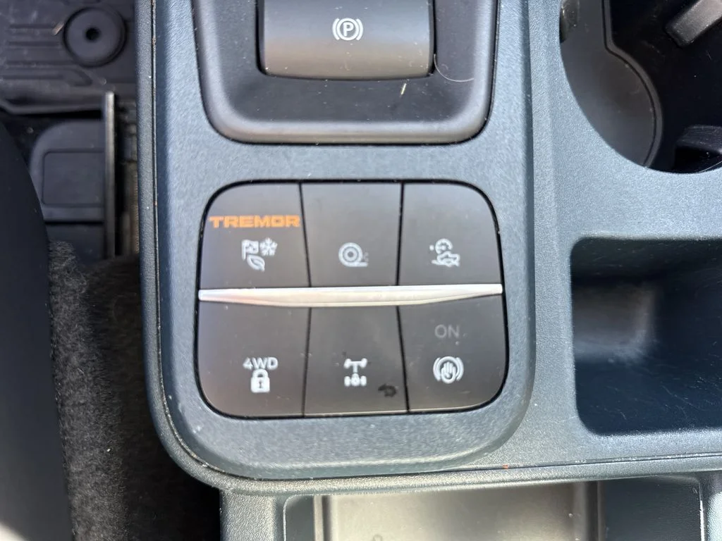 Used 2023 White Ford Lariat image 23
