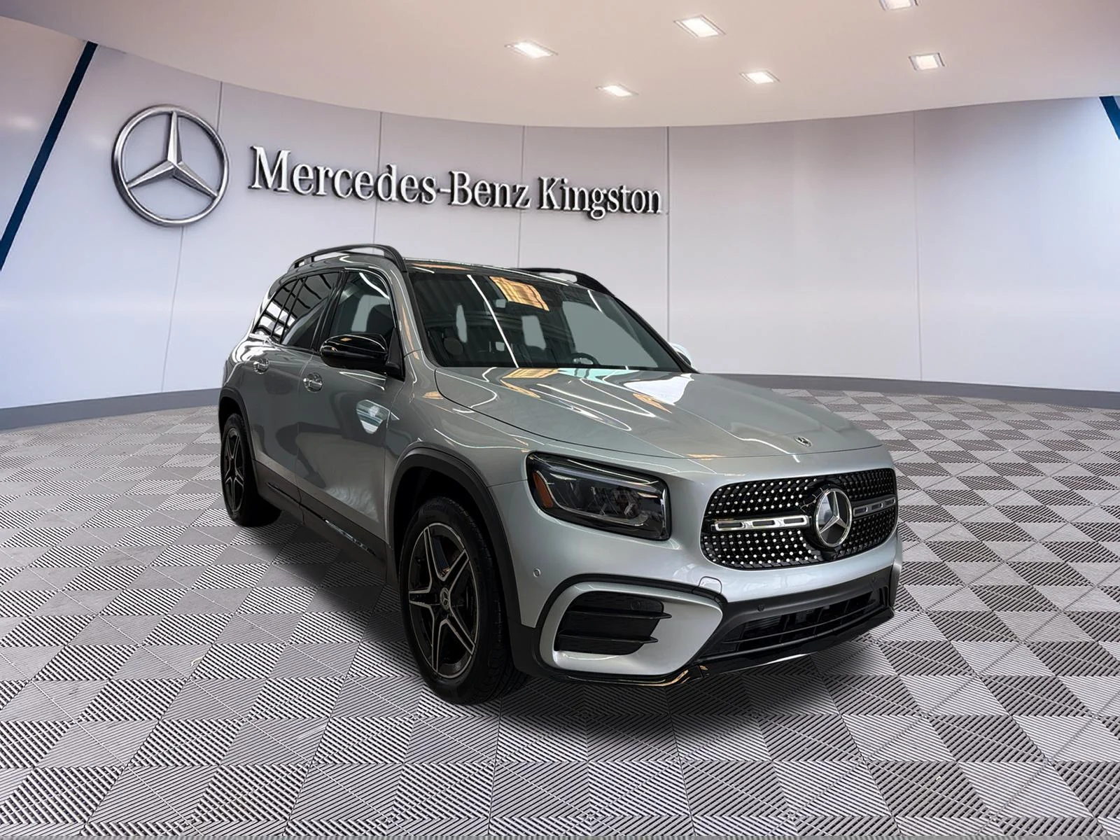 Used 2026 Silver Mercedes-Benz GLB 250 4MATIC SUV image 1