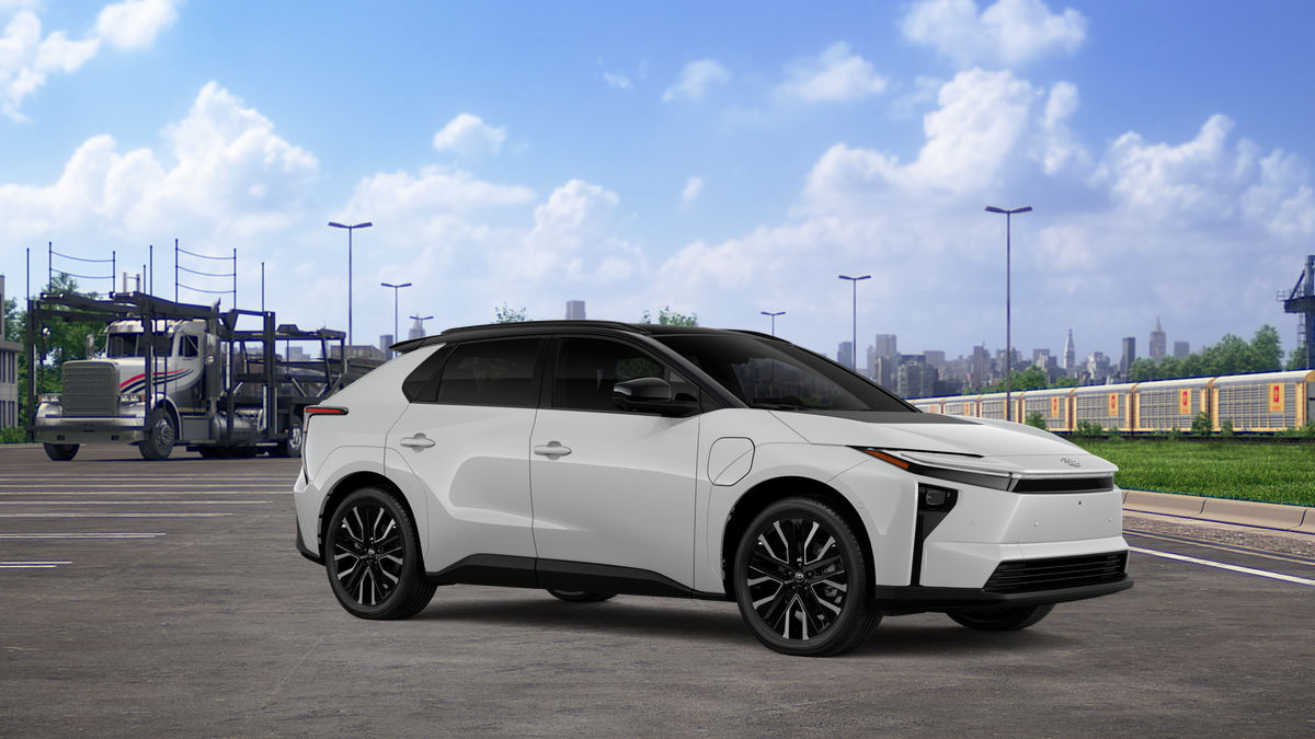 New 2027 Wind Chill Pearl with Midnight Black Metallic roof Toyota Limited image 14