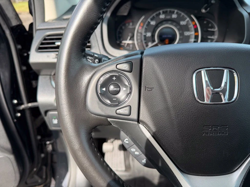 Used 2016 Crystal Black Pearl Honda Touring image 17