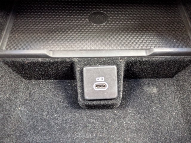 Certified Used 2024 White Land Rover Autobiography image 24