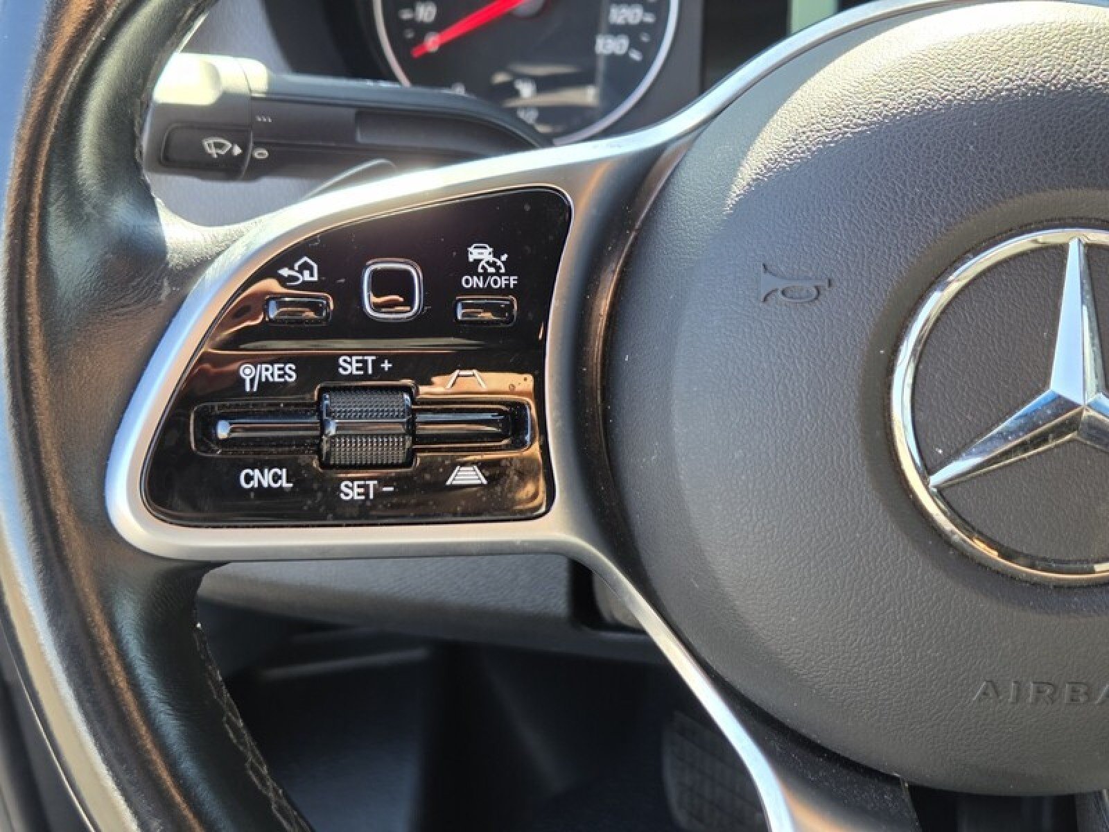 Used 2024 Iridium Silver Mercedes-Benz M4CAEH image 26