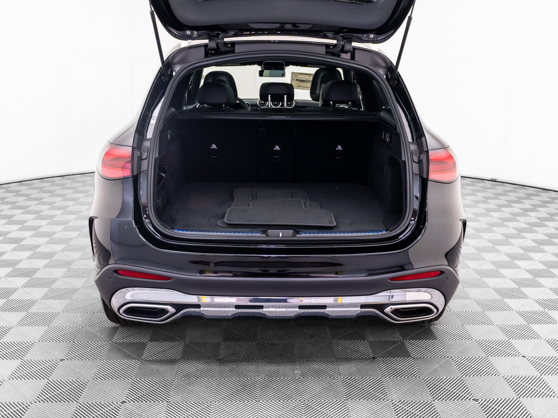 New 2026 Black Mercedes-Benz GLC 300 image 84