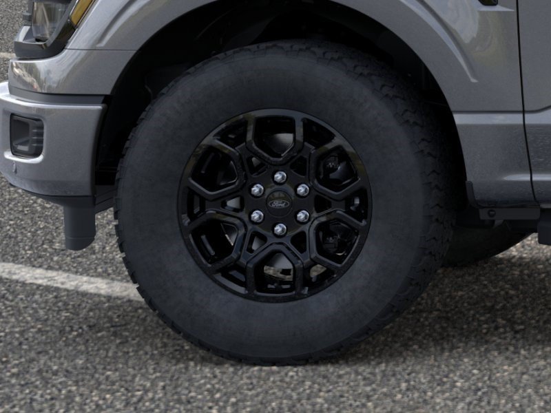 New 2026 Carbonized Gray Metallic Ford XLT image 19