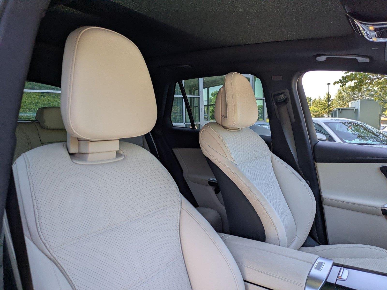 Used 2024 Black Mercedes-Benz GLC 300 image 35