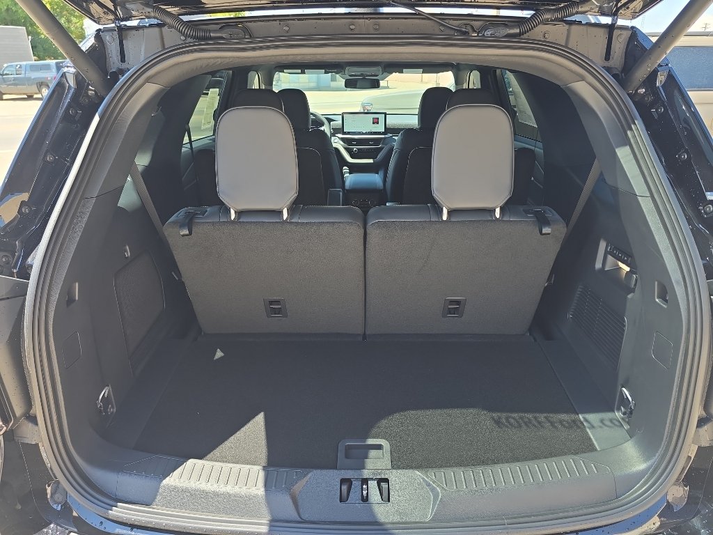 New 2026 Agate Black Metallic Ford Tremor® image 36