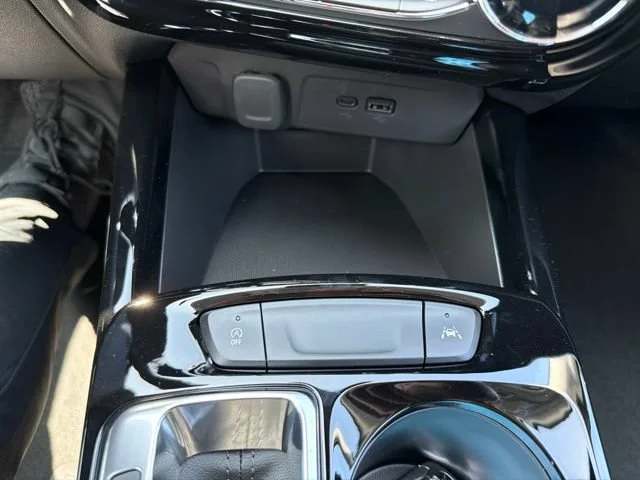 New 2026 Mosaic Black Metallic Chevrolet ACTIV image 30