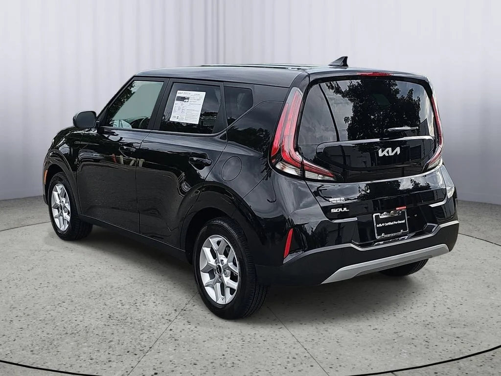 Used 2025 Black Kia LX image 5