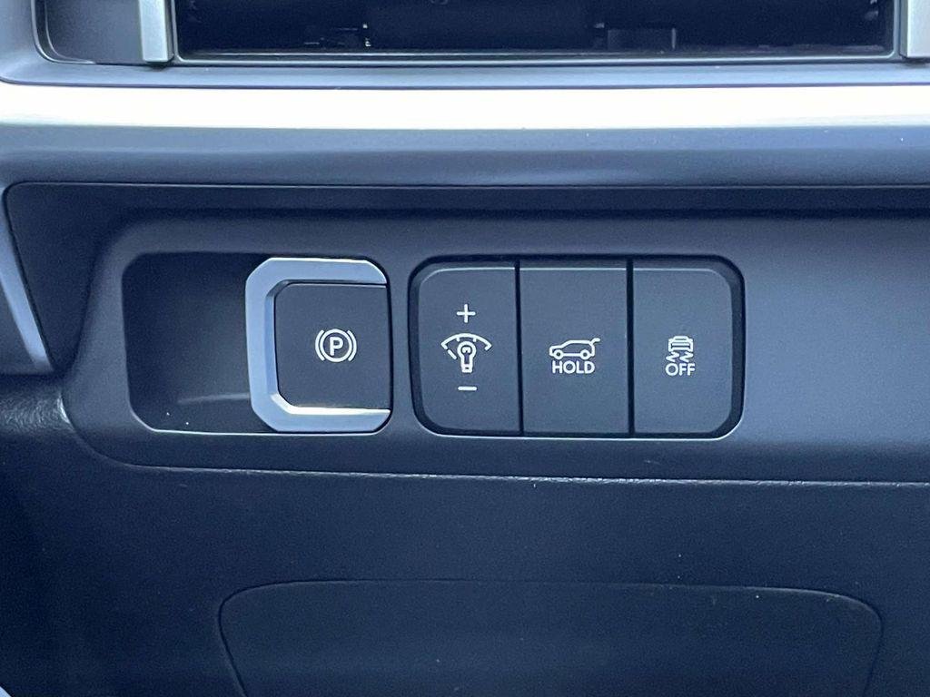 New 2026 White Hyundai SEL AWD image 18