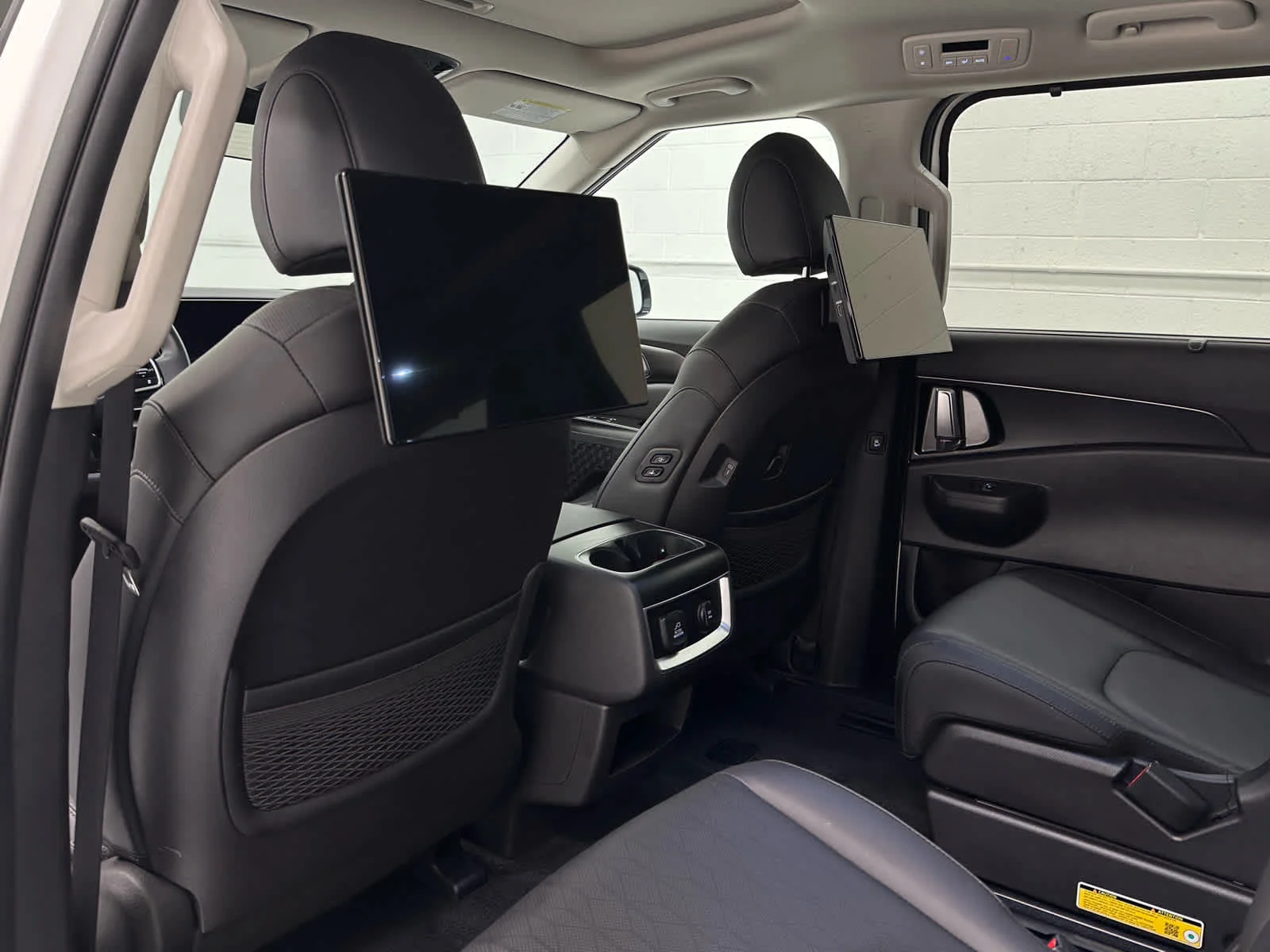 Used 2025 Snow White Pearl Kia SX image 14