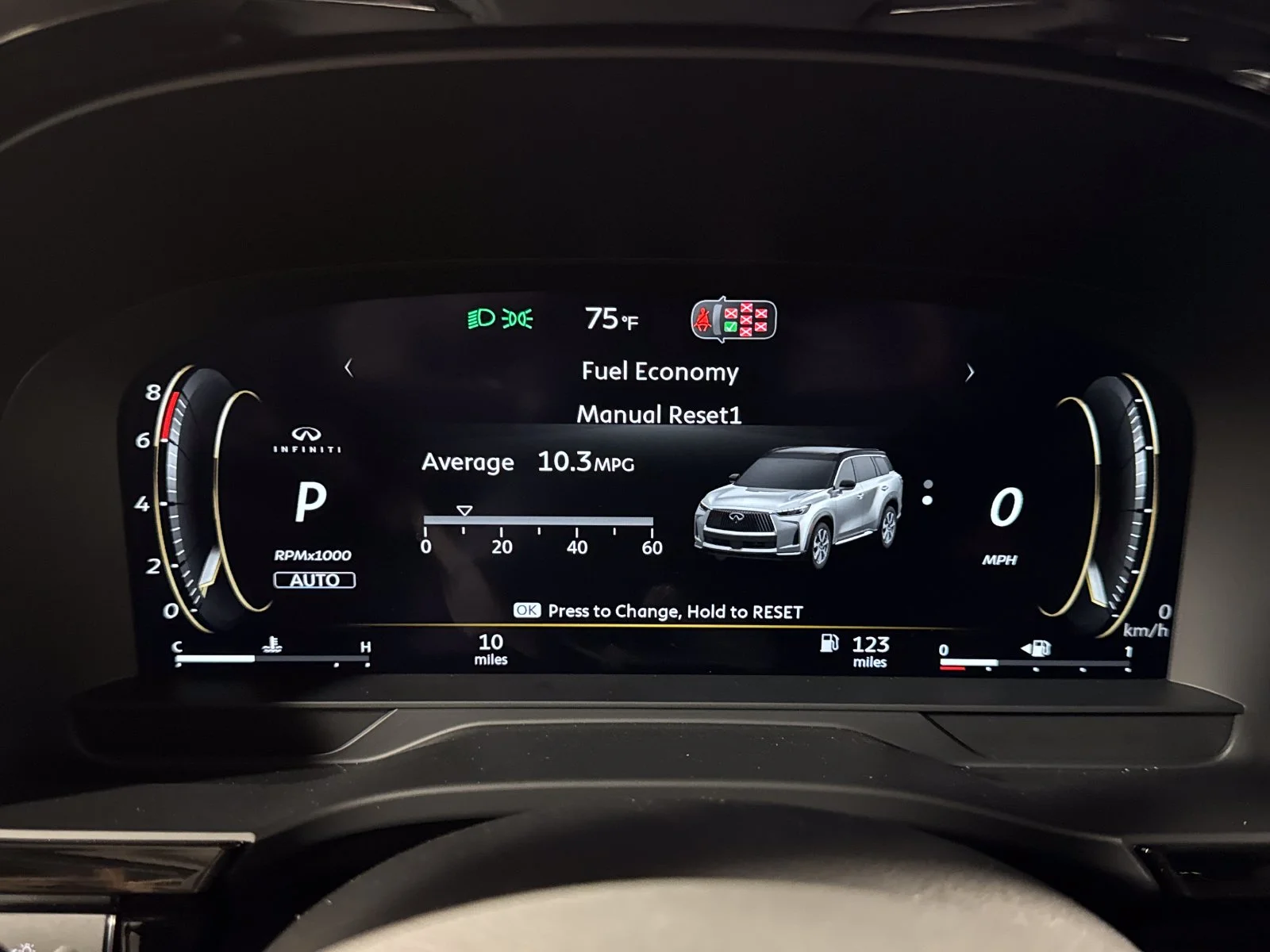 Used 2027 Gray INFINITI LUXE image 16