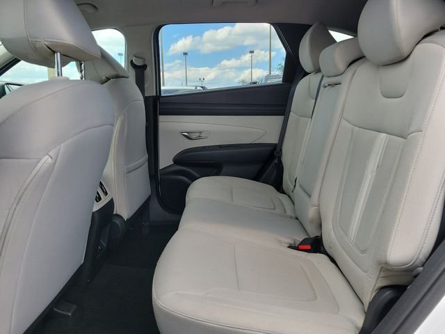 Used 2025 White Hyundai SEL image 15