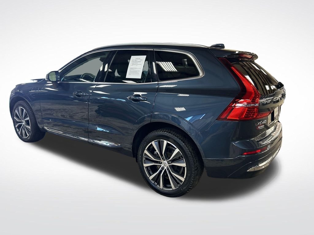 Certified Used 2022 Blue Volvo T8 Inscription Expression image 4