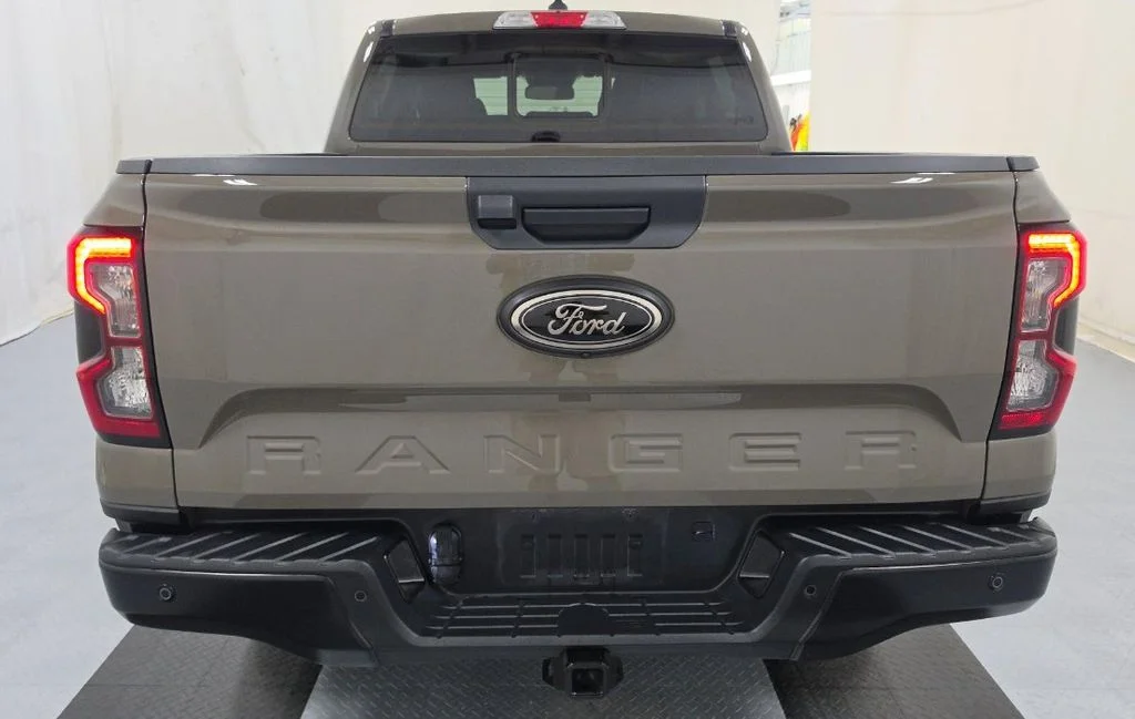 Used 2025 Gray Ford Lariat image 5