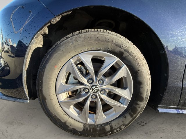Used 2023  Toyota XLE image 9