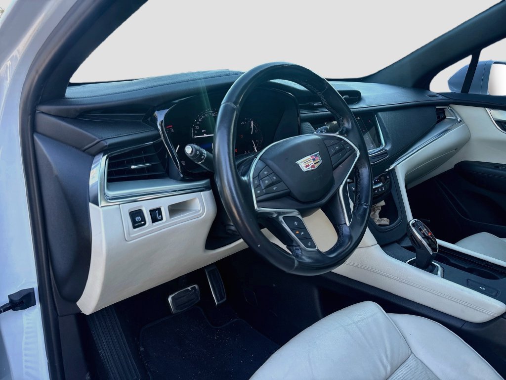 Used 2019 White Cadillac Luxury image 9