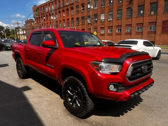 Used 2020 Red Toyota SR5 image 3