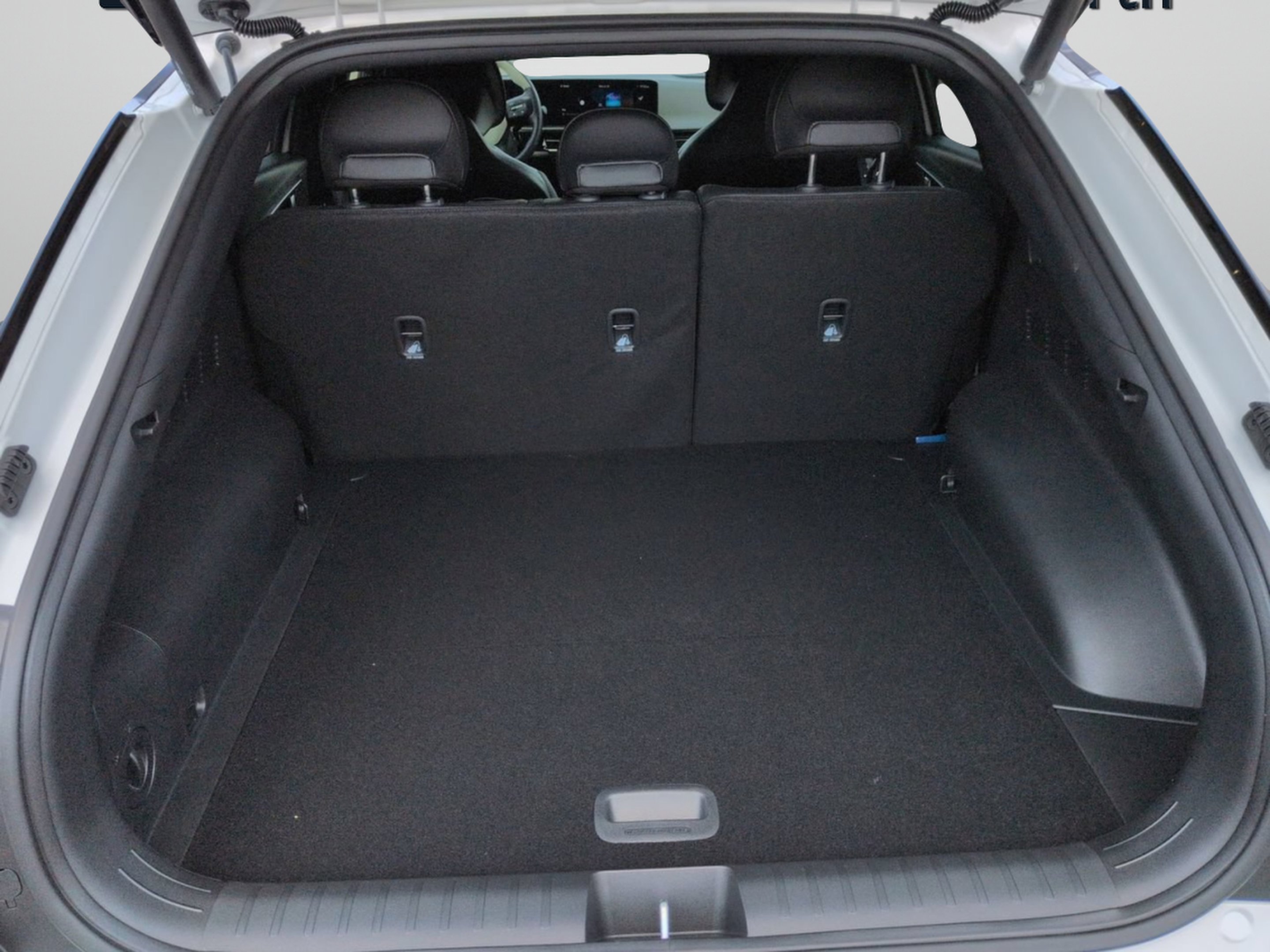New 2026 Glacial White Pearl / Black Ro Kia GT-LINE image 10